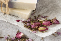 Les astuces pour prendre soin de votre peau avec des produits naturels